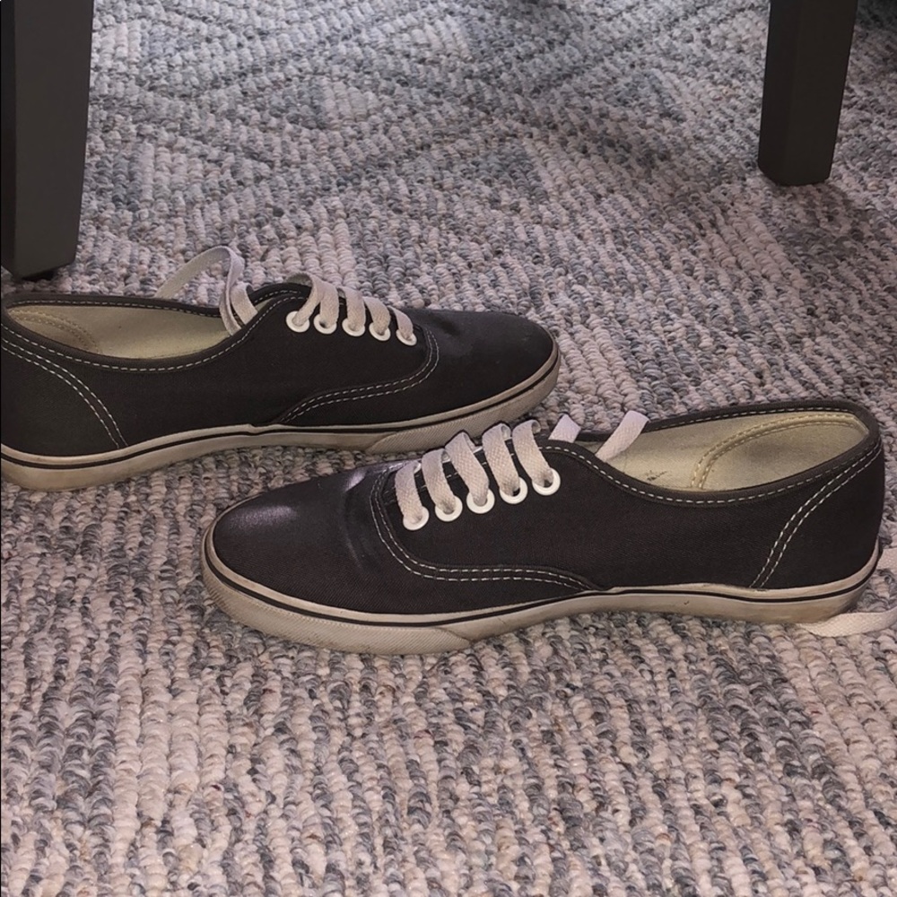 Vans - Picture 2 of 5